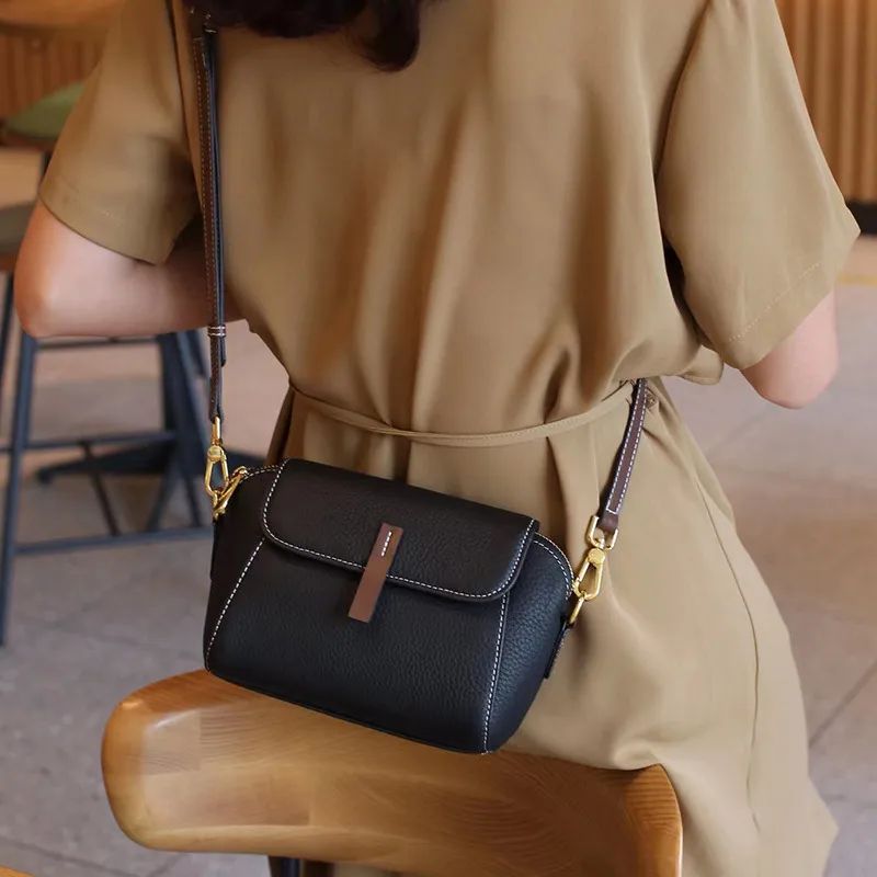 Light Luxury Crossbody 8238
