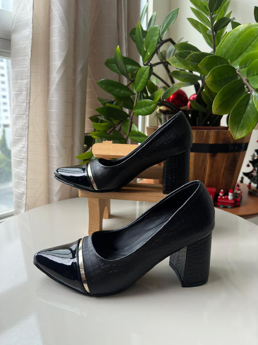 Laura Doral Tacones