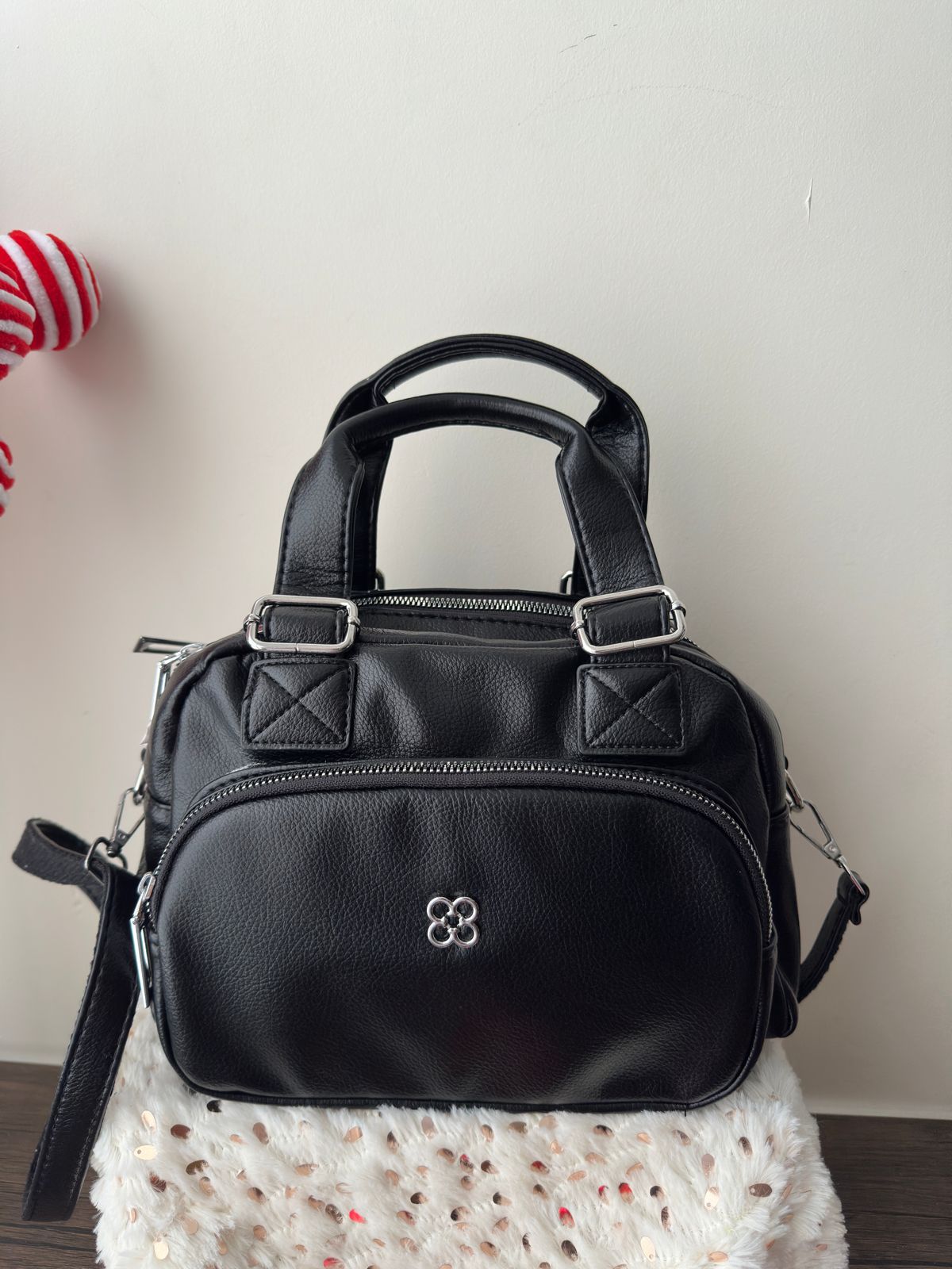 9118 Crossbody