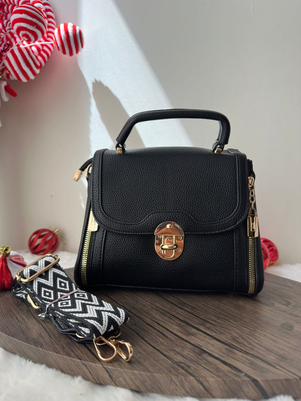 880 Crossbody