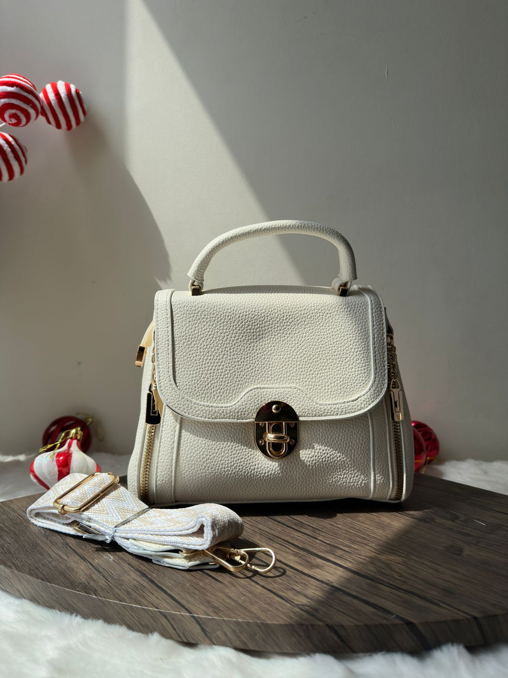 880 Crossbody
