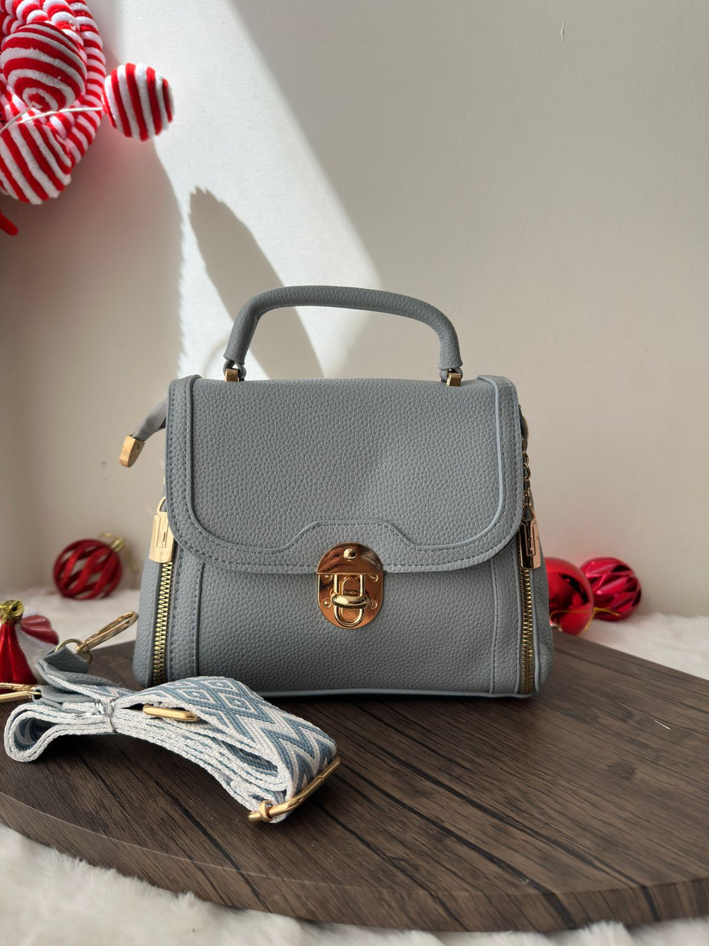 880 Crossbody