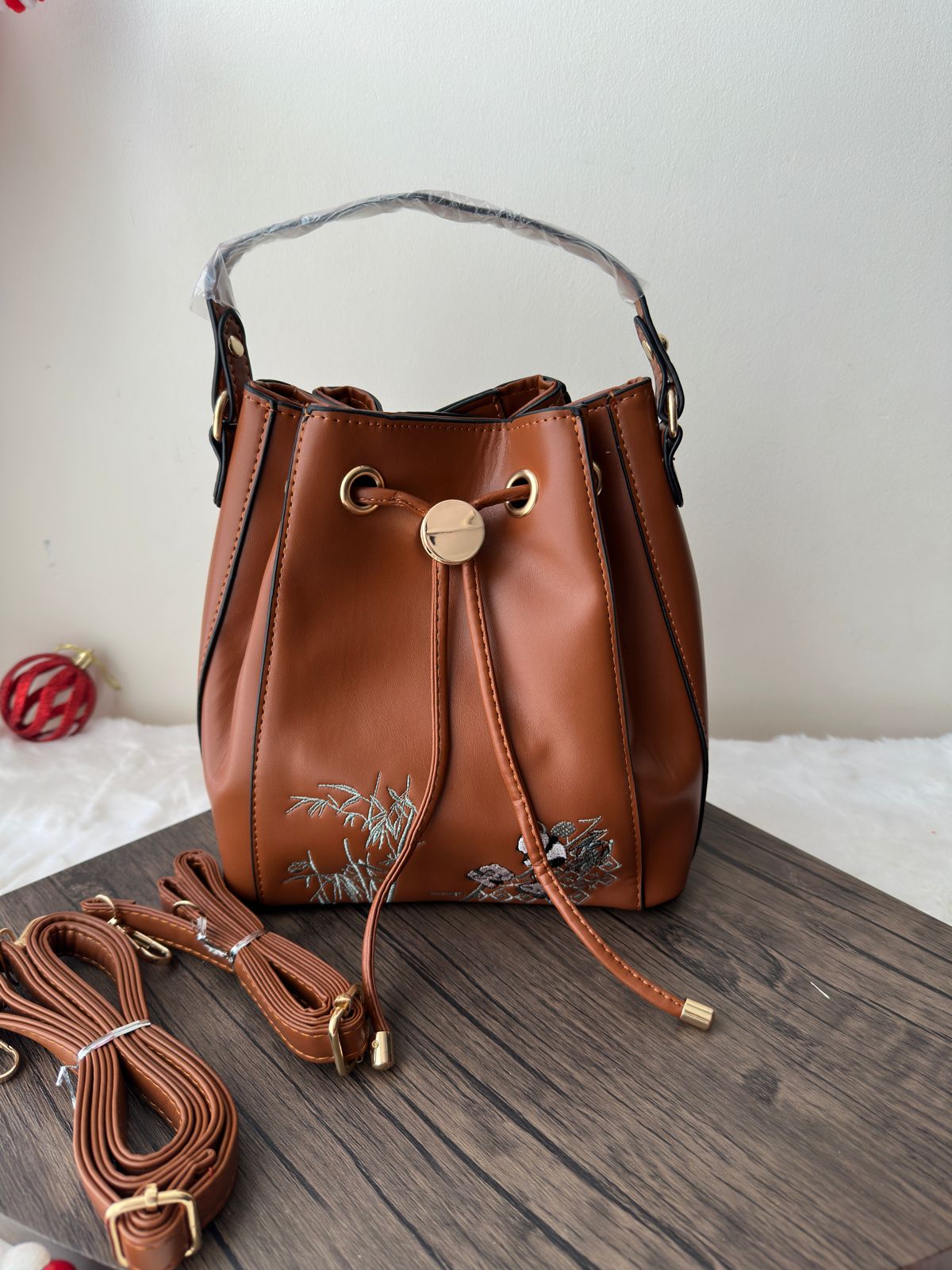 L8-1 Crossbody