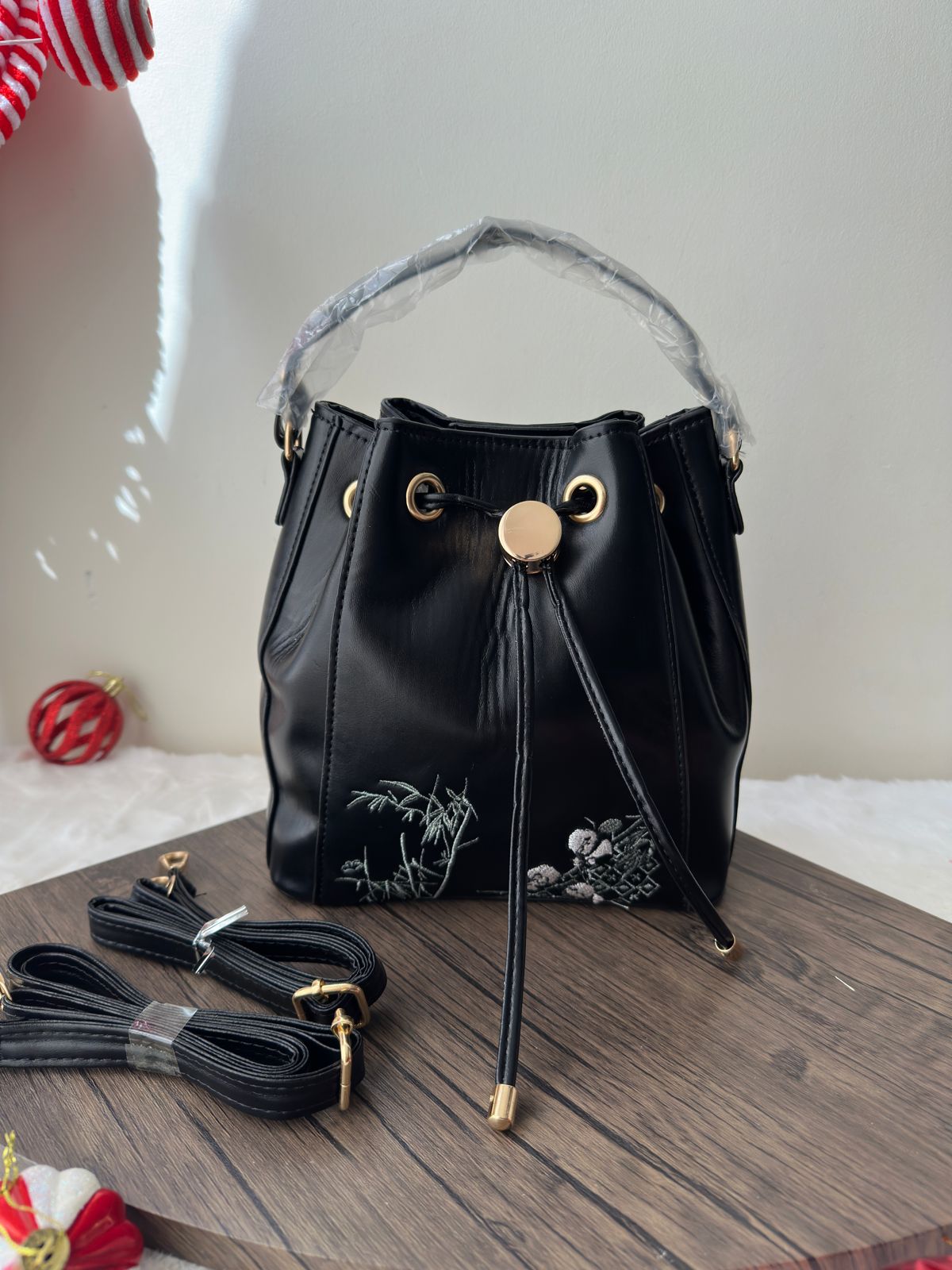 L8-1 Crossbody