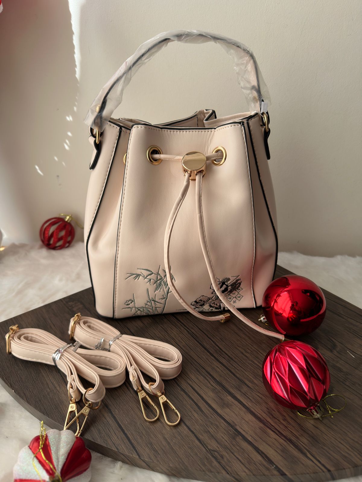 L8-1 Crossbody