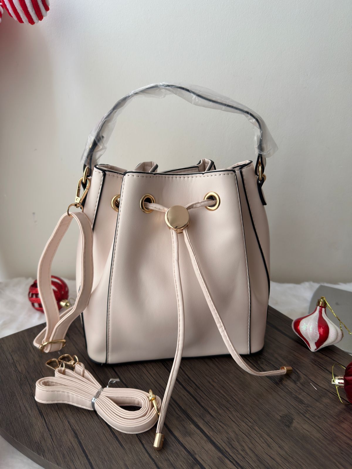 L8# Crossbody