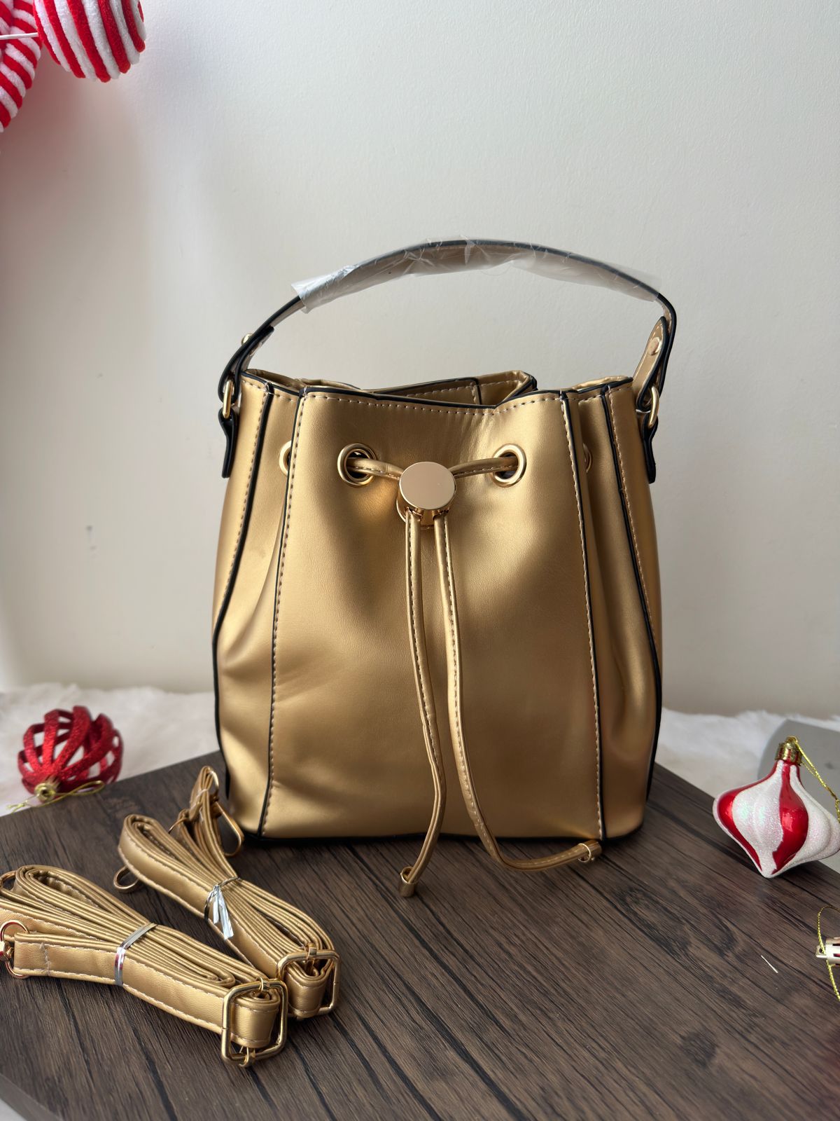 L8# Crossbody