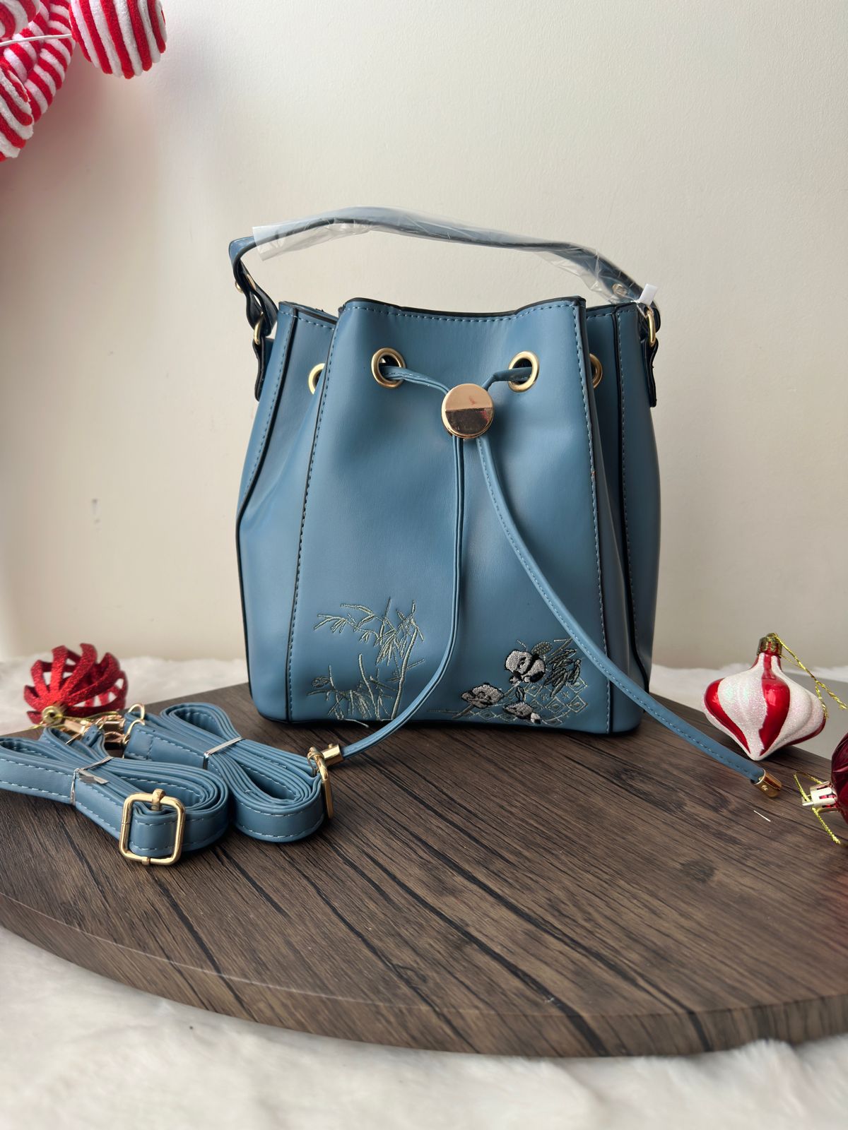 L8-1 Crossbody