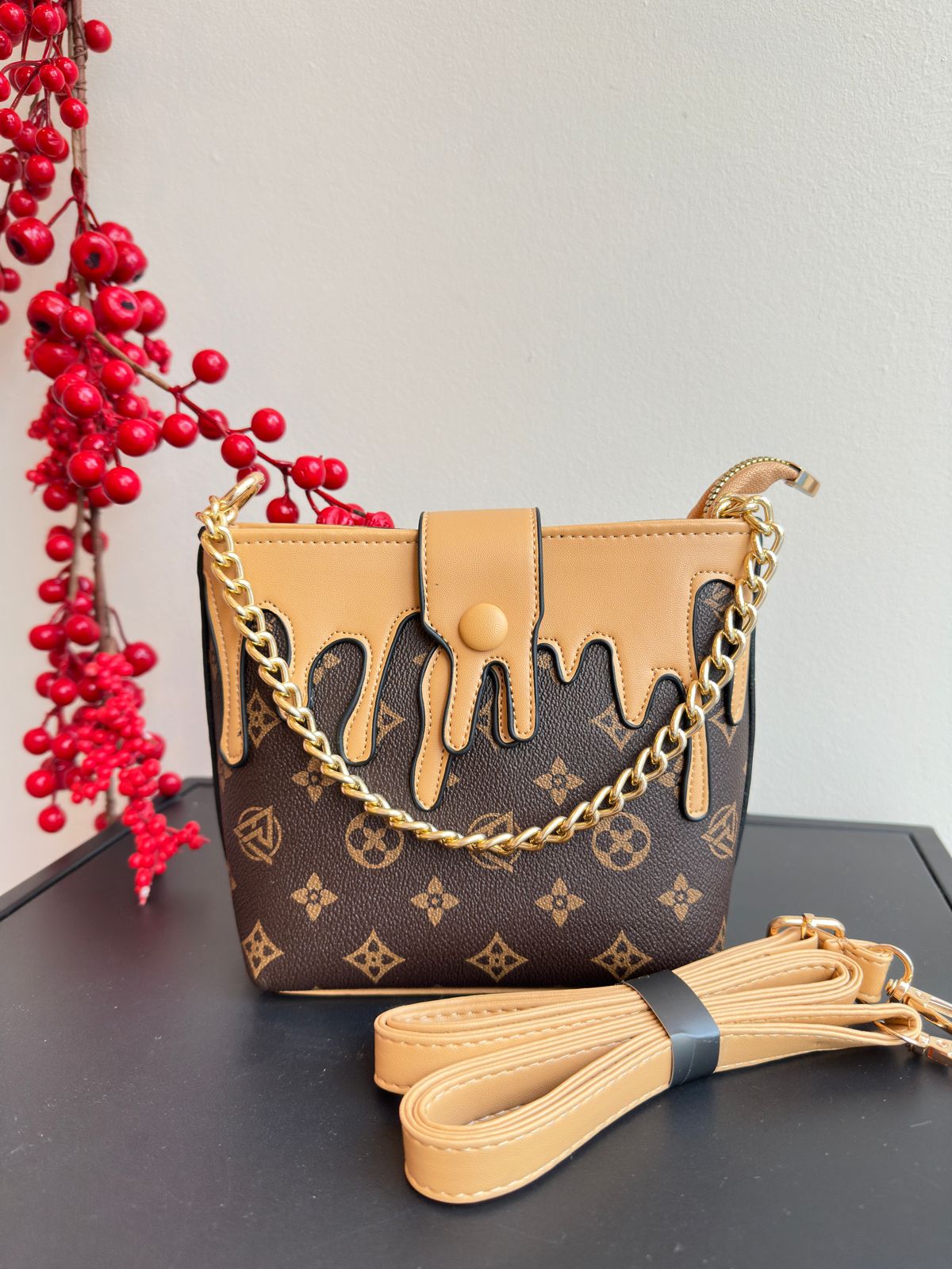353 CrossBody