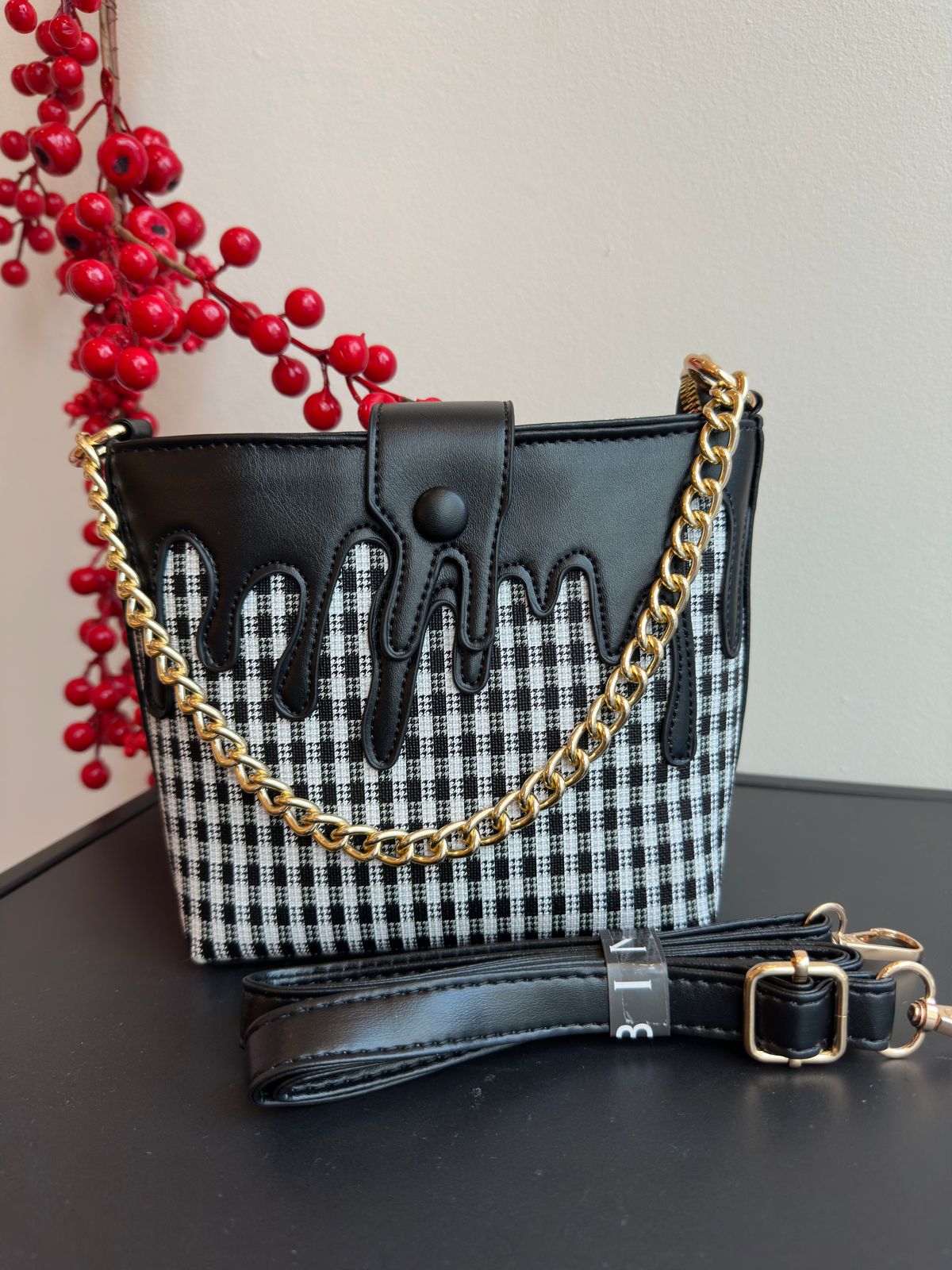 353 CrossBody