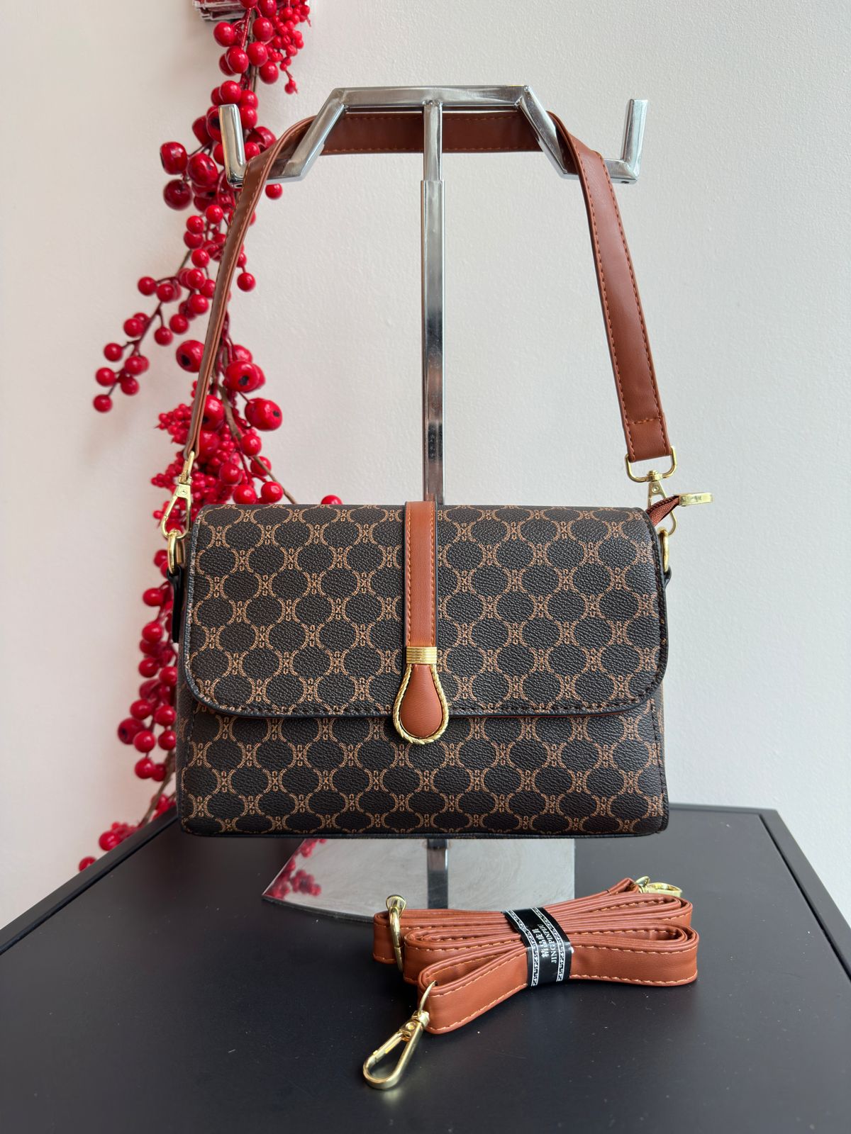 2216 Crossbody