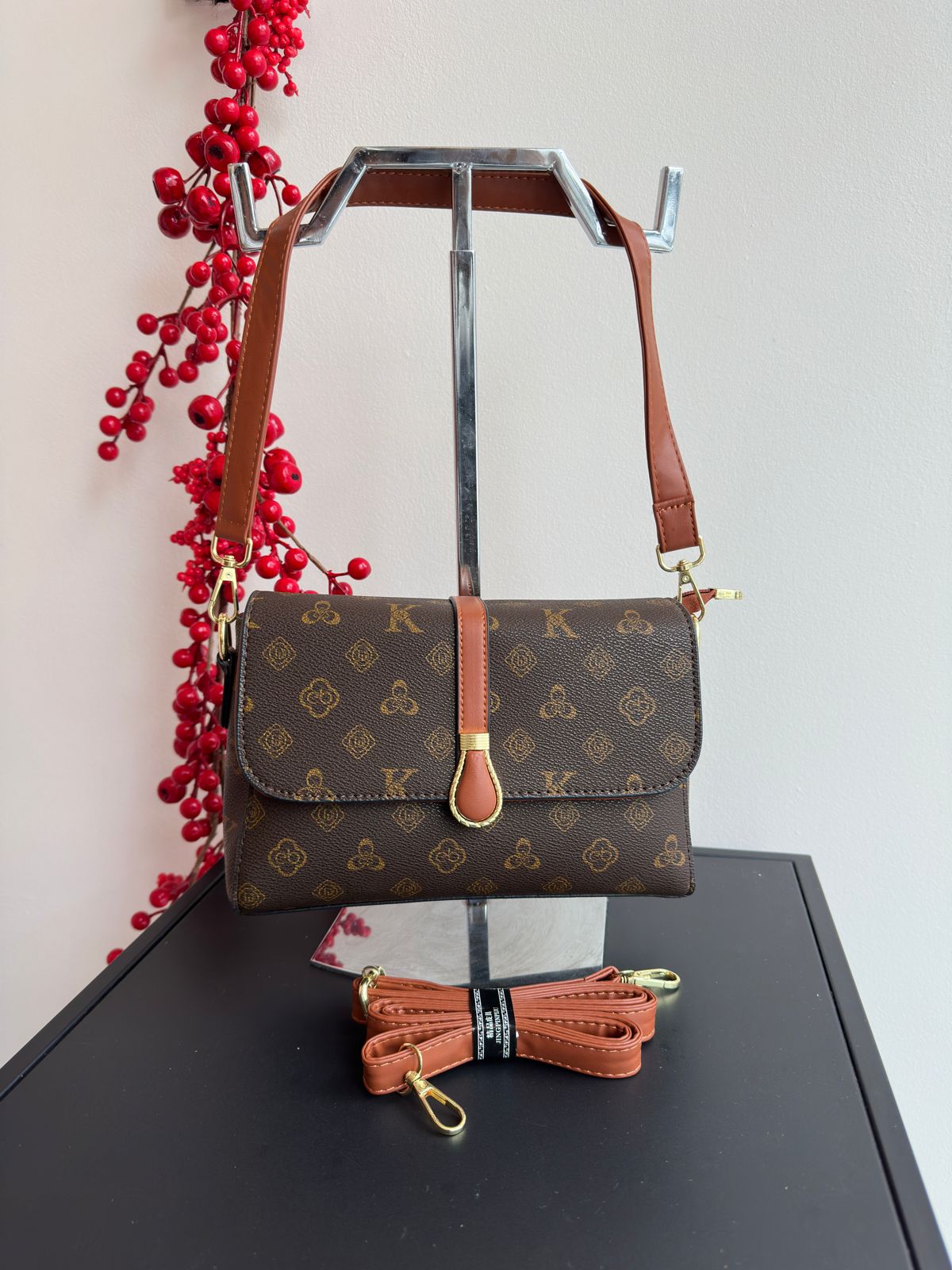 2216 Crossbody