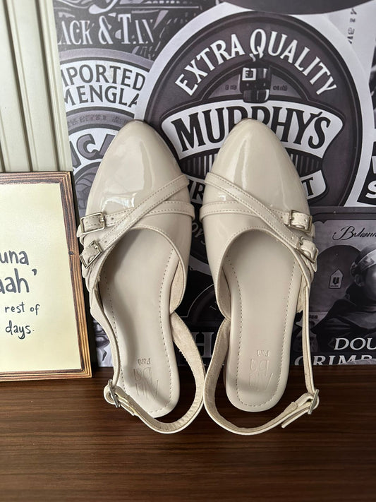 Valeria Slingback