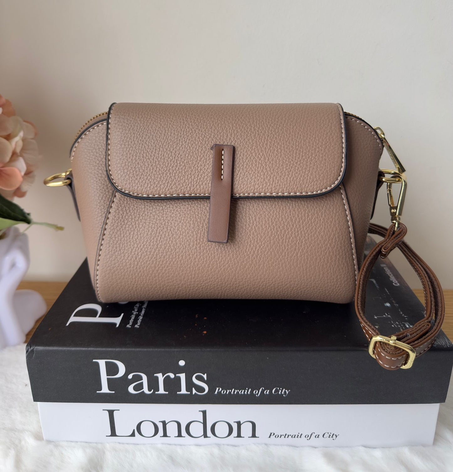 Light Luxury Crossbody 8238