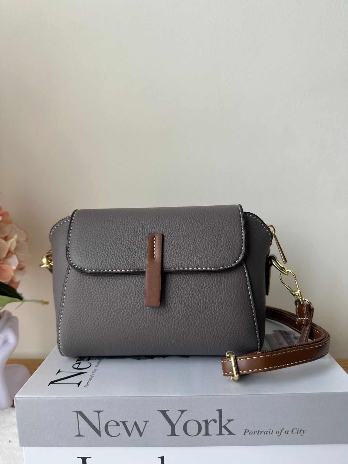 Light Luxury Crossbody 8238