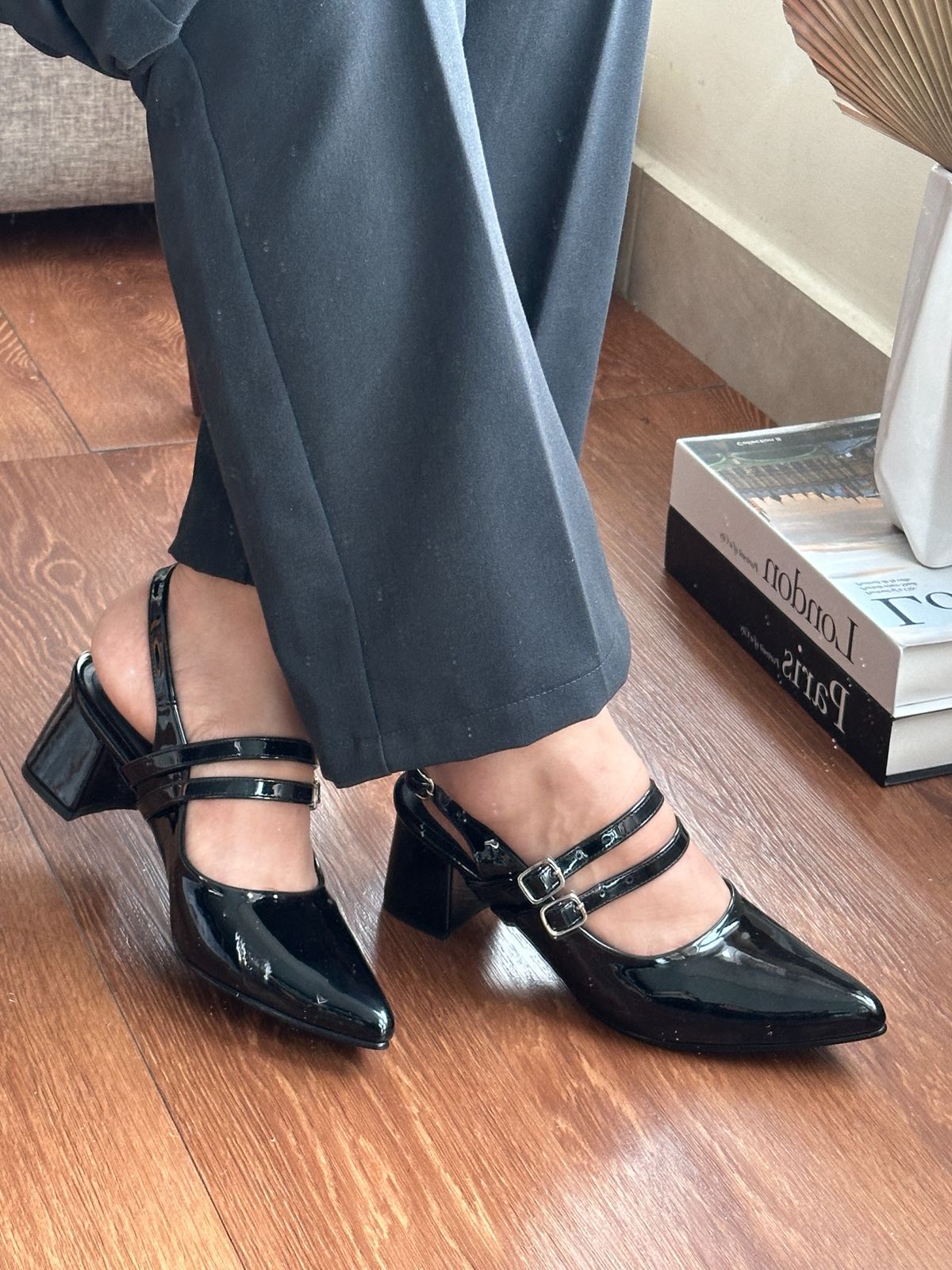 María charol tacones